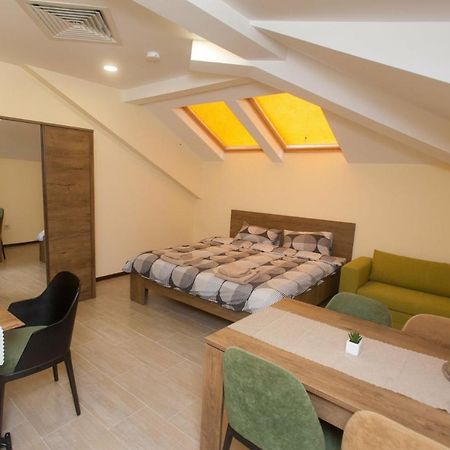 Отель Sofia Family House - Free Parking Экстерьер фото