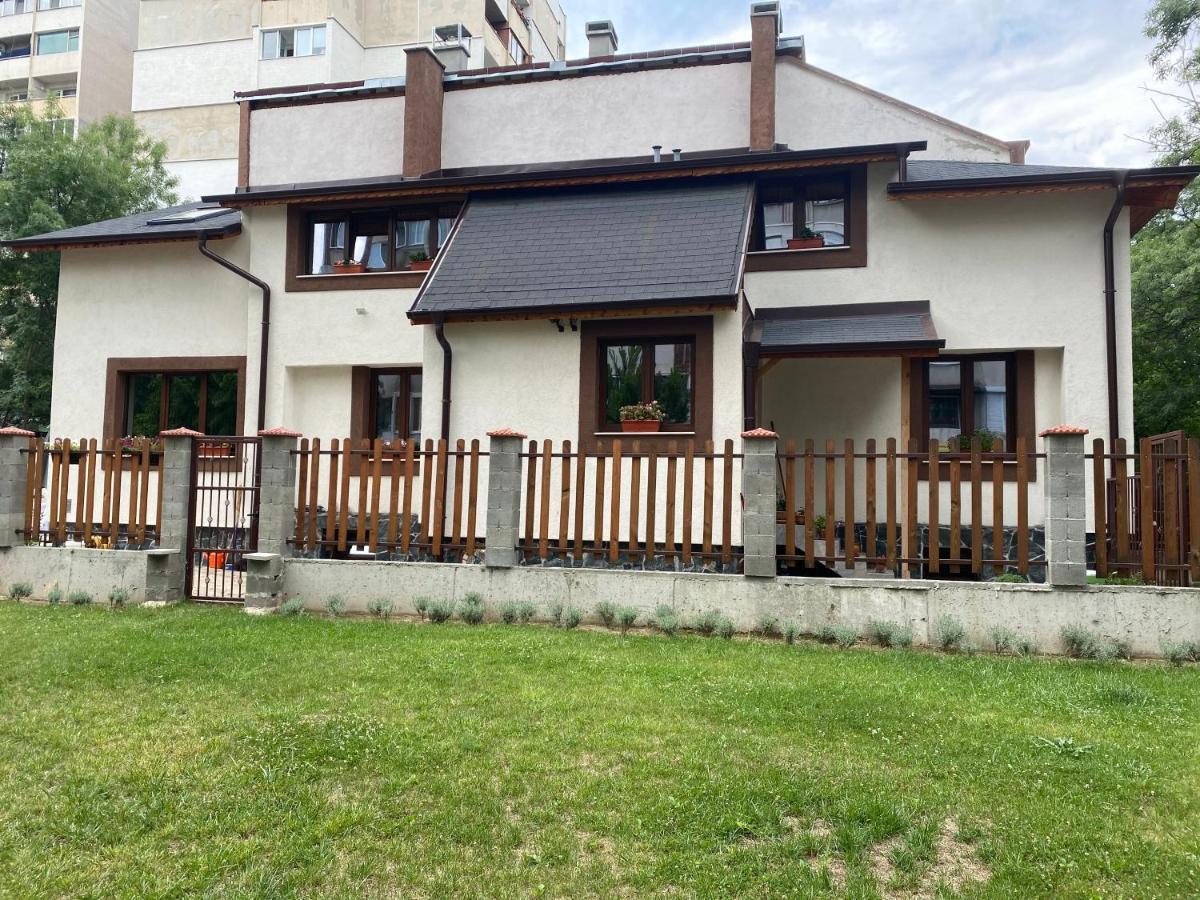 Отель Sofia Family House - Free Parking Экстерьер фото