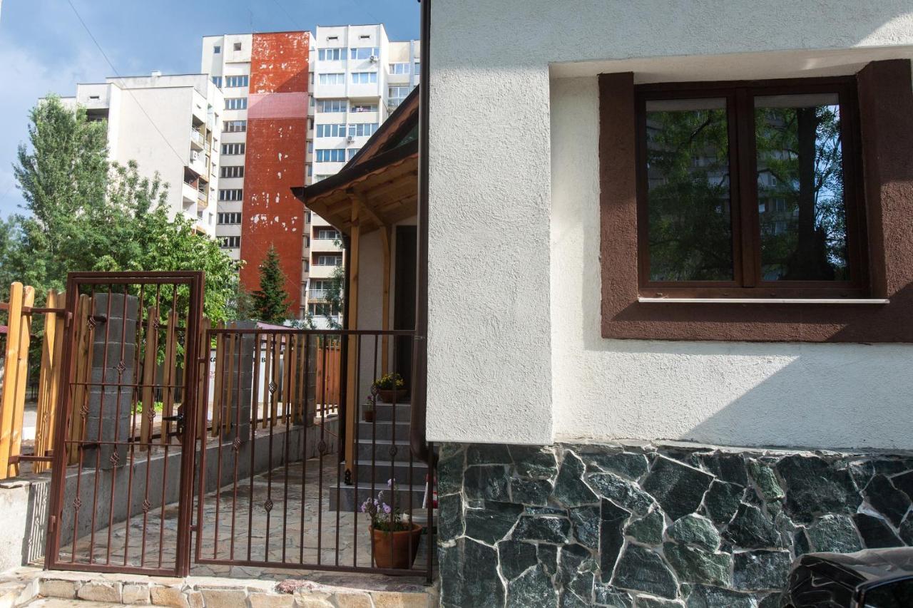 Отель Sofia Family House - Free Parking Экстерьер фото