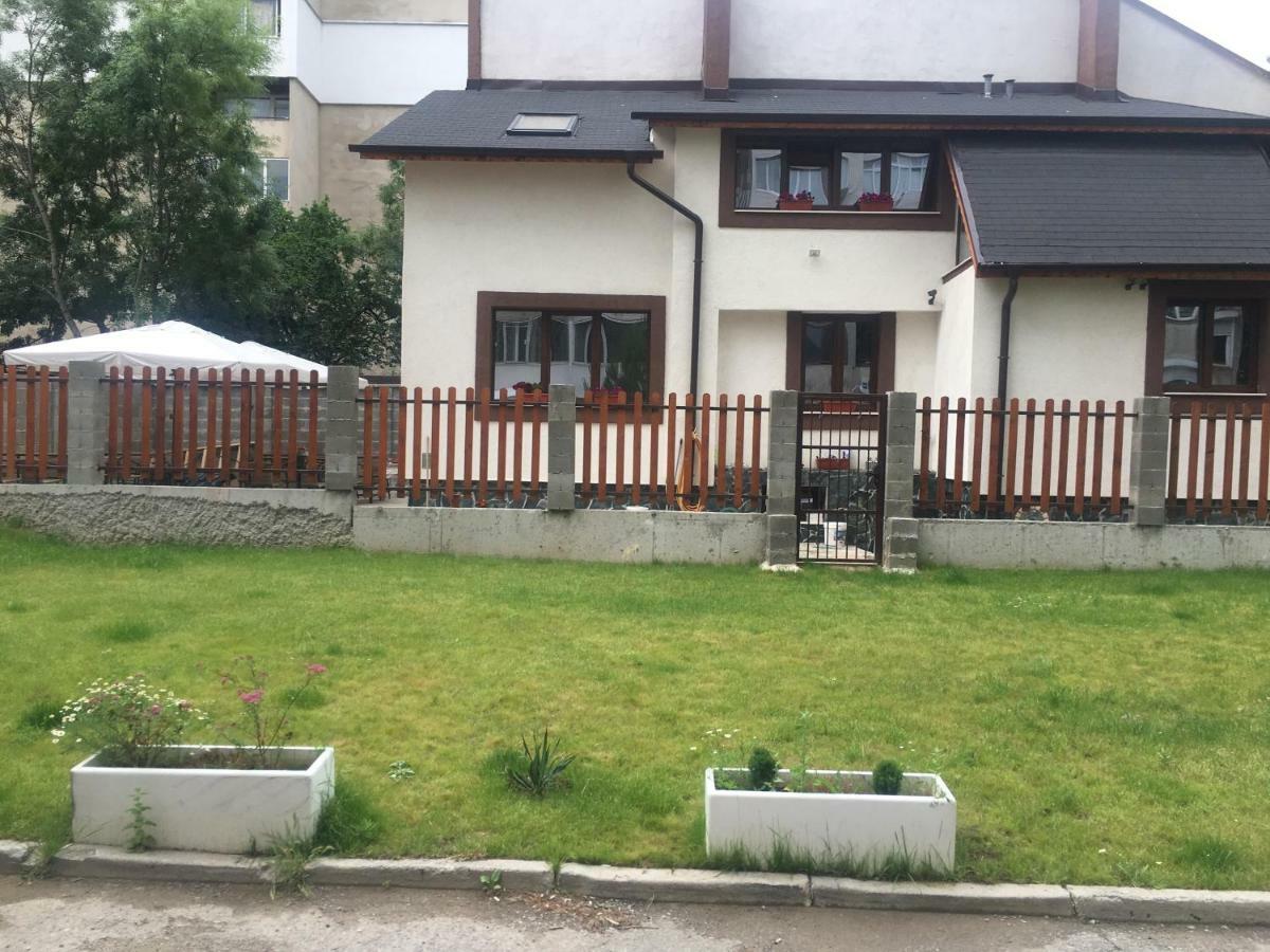Отель Sofia Family House - Free Parking Экстерьер фото