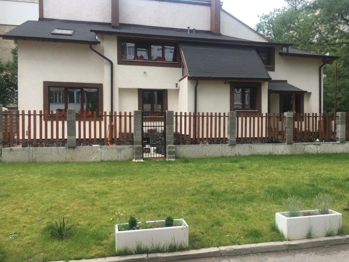 Отель Sofia Family House - Free Parking Экстерьер фото