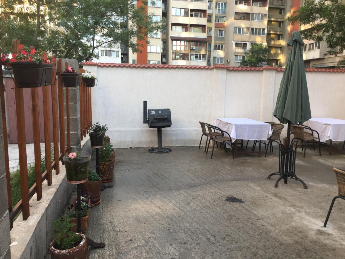 Отель Sofia Family House - Free Parking Экстерьер фото