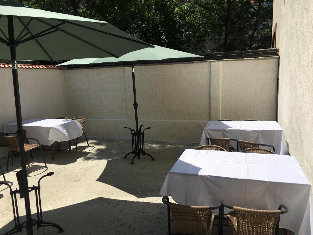 Отель Sofia Family House - Free Parking Экстерьер фото